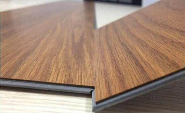 Sàn nhựa hèm khóa là gì? Giải pháp lát sàn hiện đại, bền đẹp cho mọi không gian