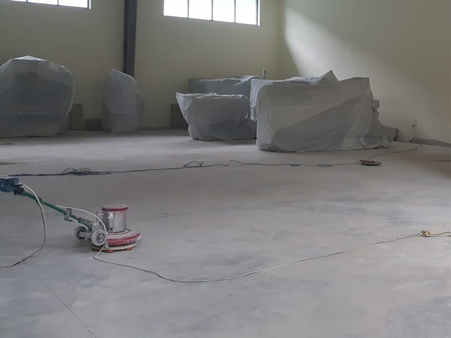 Kiểm tra mặt sàn trước khi lựa chọn sàn