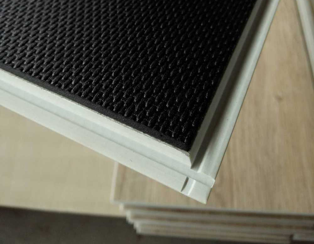 Lớp đế tích hợp sẵn (IXPE / EVA)