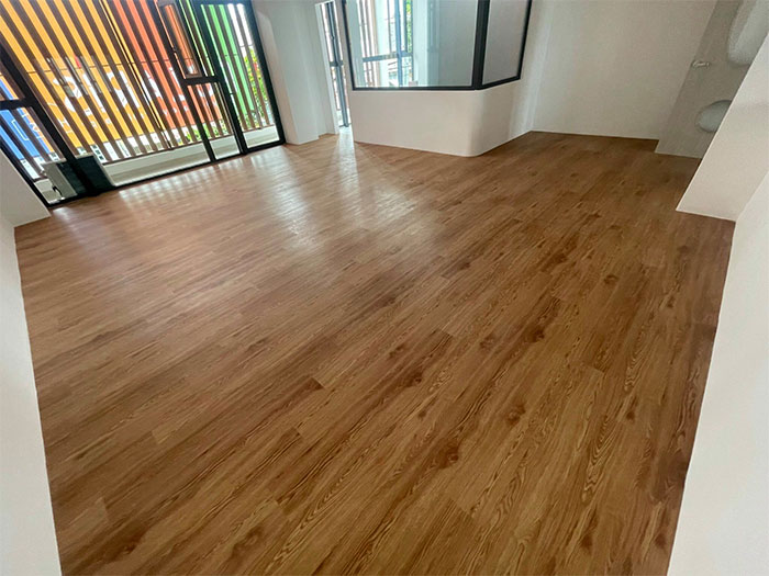 Làm gì để hạn chế ảnh hưởng của nhiệt độ đến sàn nhựa?